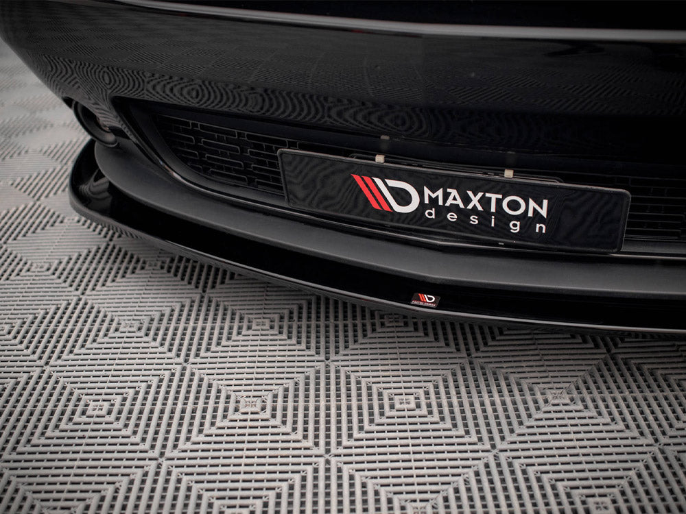 MAXTON® DESIGN front splitter for Dodge Challenger RT Mk3 Facelift, showcasing its aerodynamic design and installation on the vehicle.