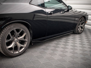 Maxton Design Dodge Challenger GT Mk3 Facelift side skirts and diffusers in black body styling for enhanced aerodynamics.