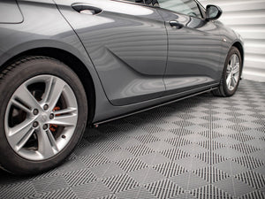 MAXTON® DESIGN side skirts diffusers for Opel/Vauxhall Insignia Mk2, showcasing sleek aerodynamic design and fit.