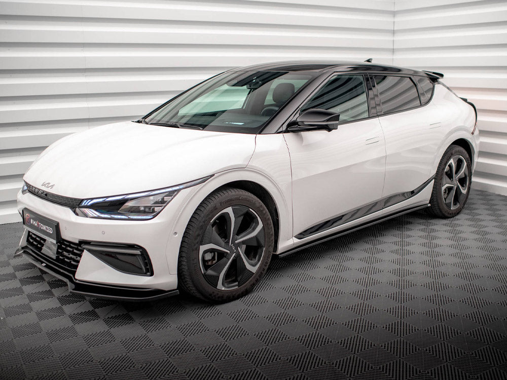 Maxton Design Kia EV6 GT-Line Mk1 side skirts and diffuser body styling kit, black aerodynamic enhancements for modern electric SUV.