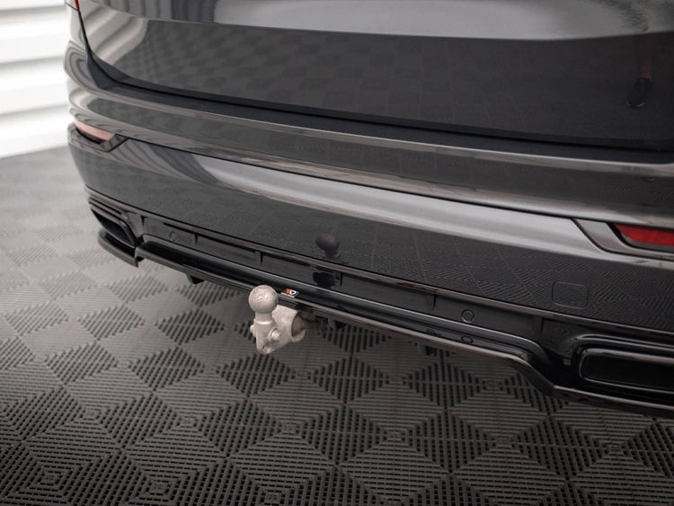 Maxton Design rear splitter with vertical bars for Volvo XC90 R-Design Mk2 and facelift, enhancing body styling details.
