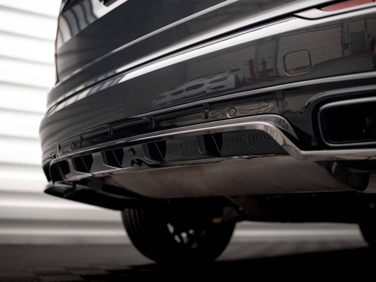 Maxton Design rear splitter with vertical bars for Volvo XC90 R-Design Mk2 and facelift, enhances body styling and sporty look.