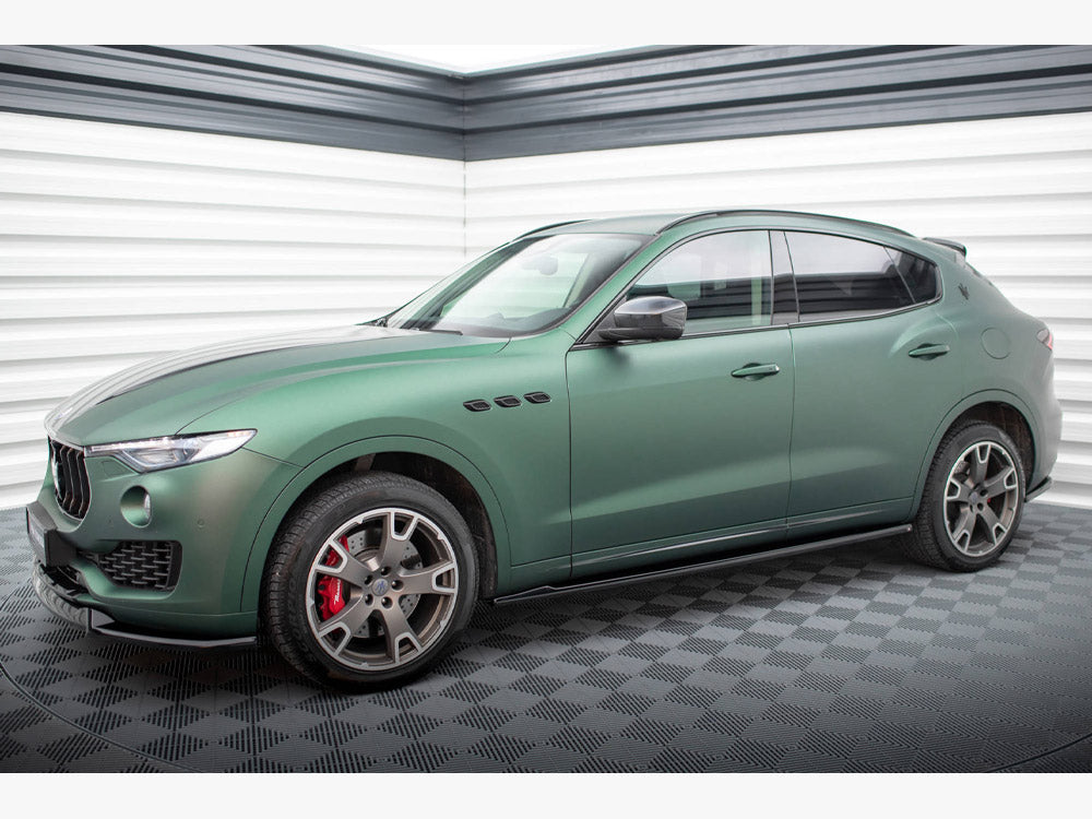 Maxton Design Maserati Levante Mk1 side skirts and diffusers for body styling, featuring sleek black aerodynamic components.