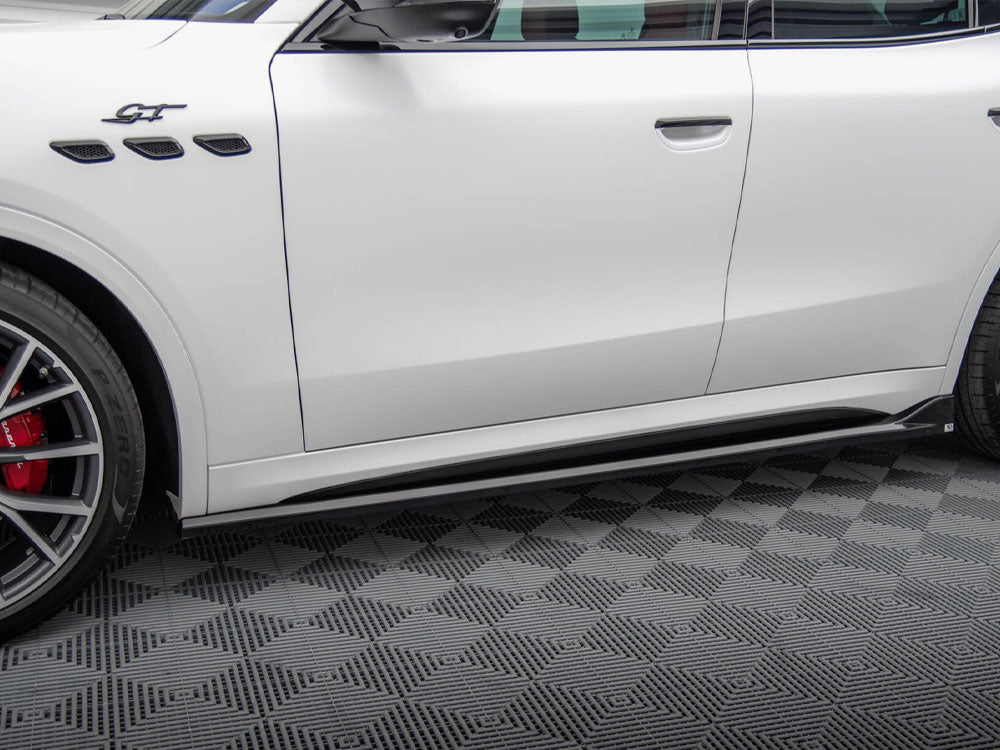 Maxton Design Maserati Grecale GT side skirts diffuser for Modena Mk1, sleek body styling part in black with aerodynamic design.