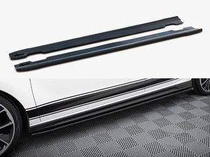 Maxton Design V.4 side skirt diffusers on Hyundai i30 N hatchback and fastback models, showcasing sleek aerodynamic enhancements.
