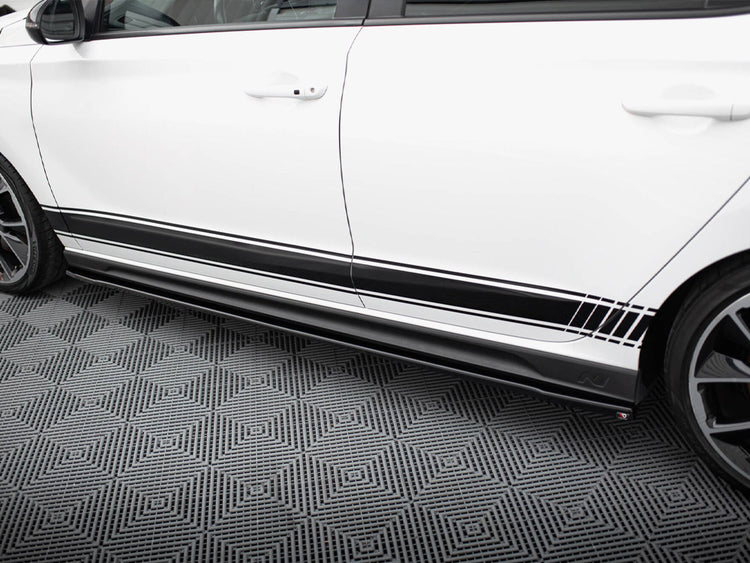 Maxton Design V.4 side skirt diffusers for Hyundai I30 N N-Line hatchback and fastback models, black aerodynamic car accessories