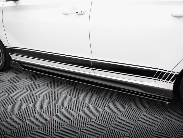 Maxton Design V.5 side skirt diffusers for Hyundai i30 N, N-Line hatchback and fastback models, black aerodynamic car body enhancement