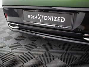Maxton Design rear splitter with vertical bars installed on a Peugeot 308 Hatchback Mk3, enhancing body styling and aerodynamics.