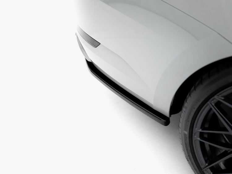 Maxton Design rear side splitters for Skoda Superb Mk3 liftback and Combi, body styling accessories in black.