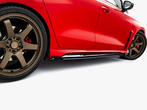 Maxton Design Audi RS3 Sportback 8Y Facelift side flaps in body and styling, showcasing the sleek aerodynamic design.