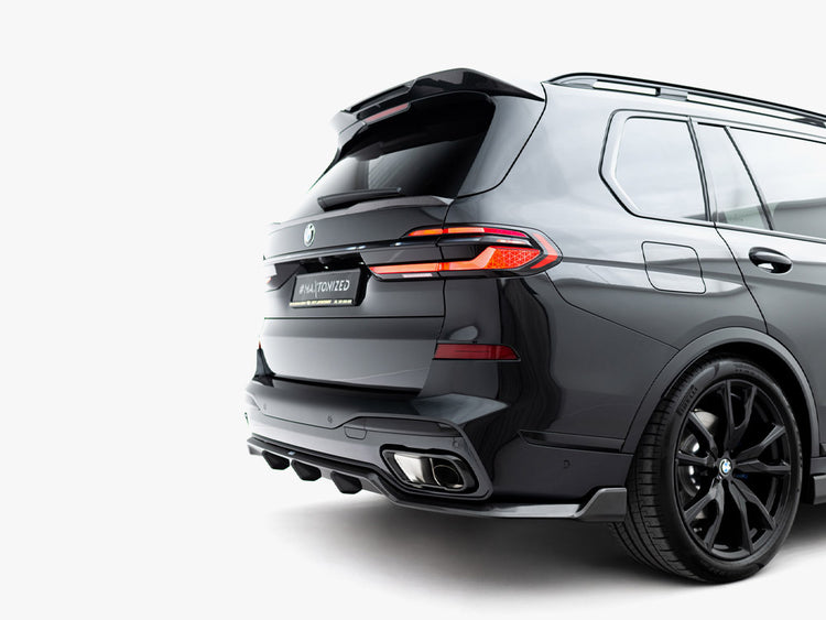 Maxton Design Prepreg carbon fiber rear diffuser for BMW X7 M-Pack G07 facelift, showcasing sleek automotive styling.