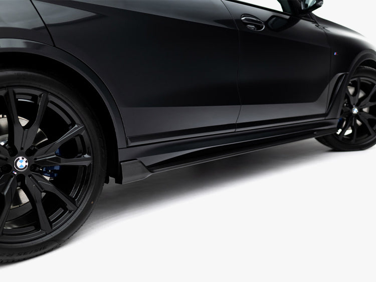 Maxton Design Prepreg carbon fiber side skirts for BMW X7 M-Pack G07 facelift, sporty body styling upgrade