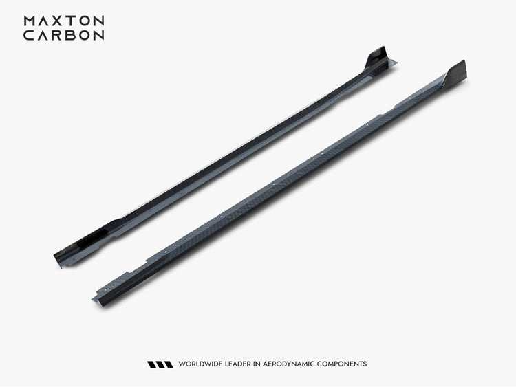 Prepreg carbon fiber side skirts for BMW X7 M-Pack G07 facelift, MAXTON® DESIGN body and styling accessory with sleek black finish.
