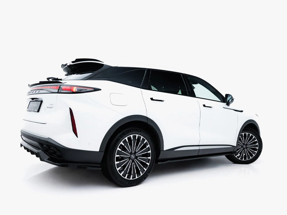 Maxton Design Omoda 9 Mk1 side skirt diffuser for body styling, featuring sleek aerodynamic design and durable construction.