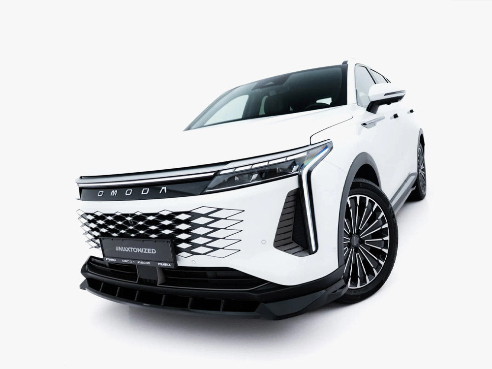 Maxton Design front splitter for Omoda 9 Mk1, made of durable body and styling material, installed on the car's front bumper.