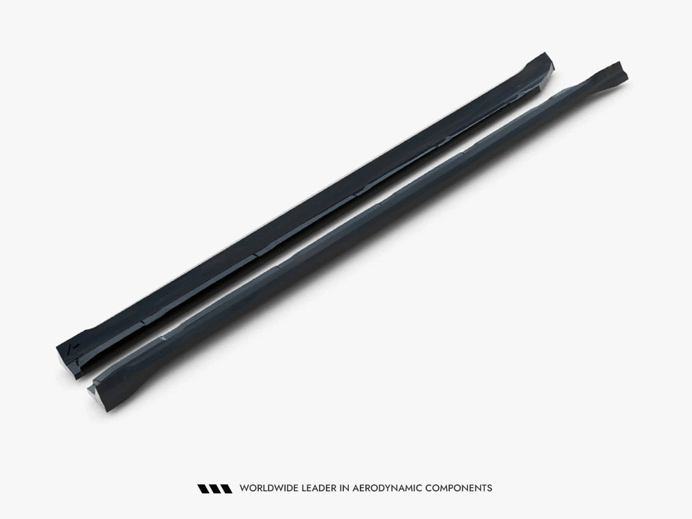 Maxton Design Porsche Cayenne Mk3 facelift side skirt diffusers in black, showing their sleek aerodynamic design on the SUV.