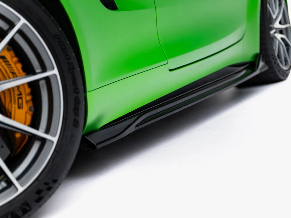 Maxton Design Mercedes-AMG GT R C190 facelift side skirt diffusers for body and styling enhancement, showing sleek aerodynamic design