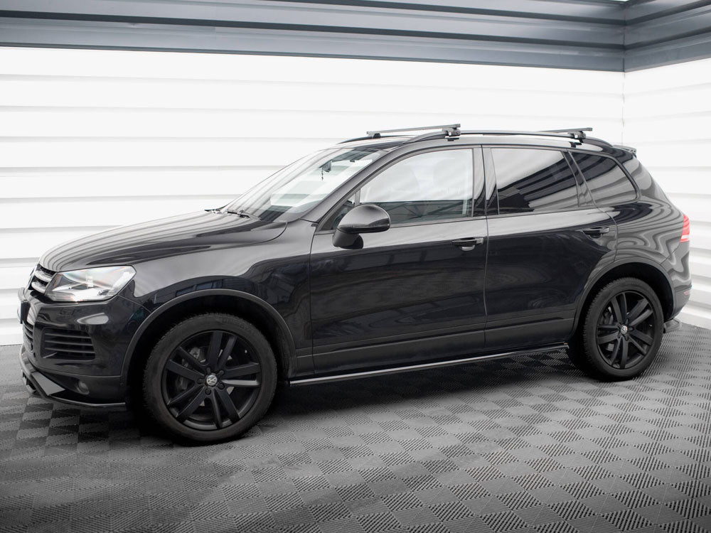 Maxton Design Volkswagen Touareg Mk2 full body kit with front bumper, side skirts, and rear diffuser for enhanced styling.