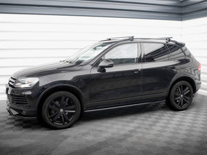 Maxton Design Volkswagen Touareg Mk2 full body kit with front bumper, side skirts, and rear diffuser for enhanced styling.