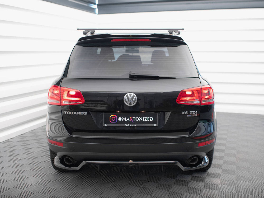 Maxton Design Volkswagen Touareg Mk2 full body kit, including front and rear bumper extensions and side skirts, in black styling components.