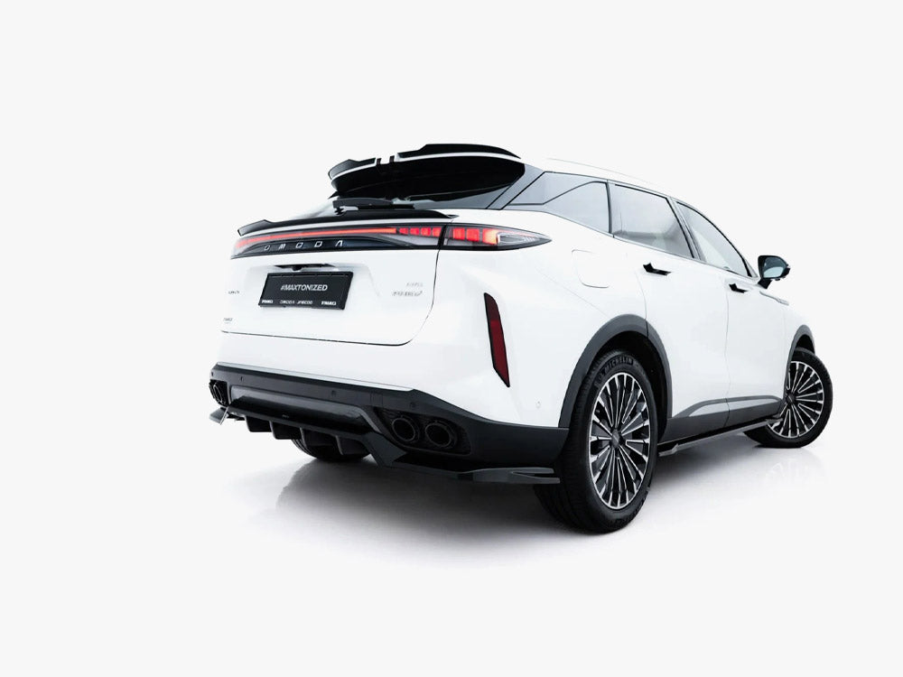 Maxton Design Omoda 9 Mk1 full body kit in black, including front and rear bumpers, side skirts, and styling components.