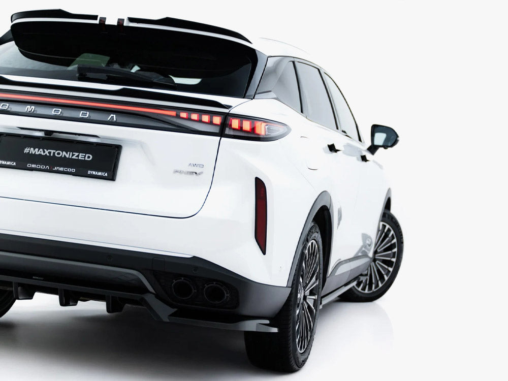 Maxton Design full body kit for Omoda 9 Mk1, including front bumper, side skirts, and rear diffuser, in black finish.