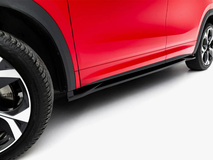 Maxton Design Skoda Kodiaq RS Mk2 side skirt diffusers in black with aerodynamic styling for enhanced vehicle appearance.