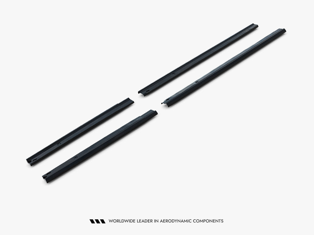 Maxton Design side skirt diffusers for Volkswagen Transporter L1 T7, featuring black aerodynamic side panel extensions.
