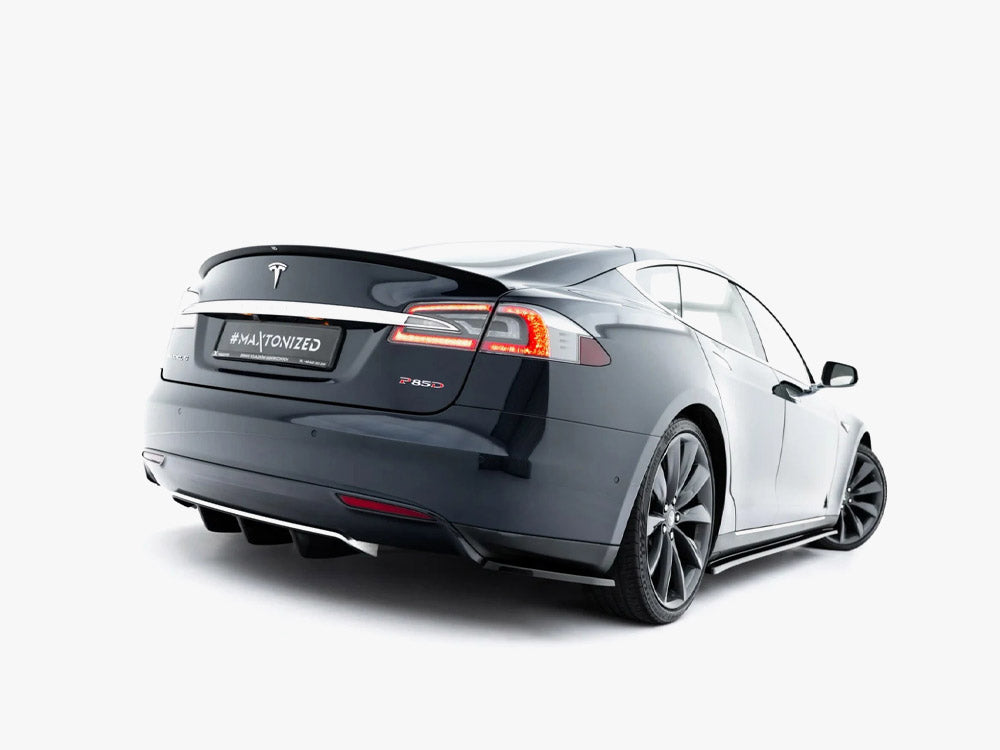 Maxton Design Rear Side Splitters V.1 for Tesla Model S Mk1, black aerodynamic car accessories, close-up view of splitters on vehicle side