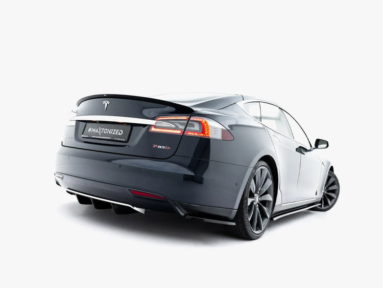 Maxton Design Rear Side Splitters V.1 for Tesla Model S Mk1, black aerodynamic car accessories, close-up view of splitters on vehicle side