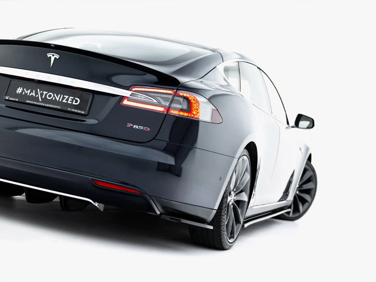 Maxton Design rear side splitters for Tesla Model S Mk1, black aerodynamic accessories enhancing vehicle sportiness.