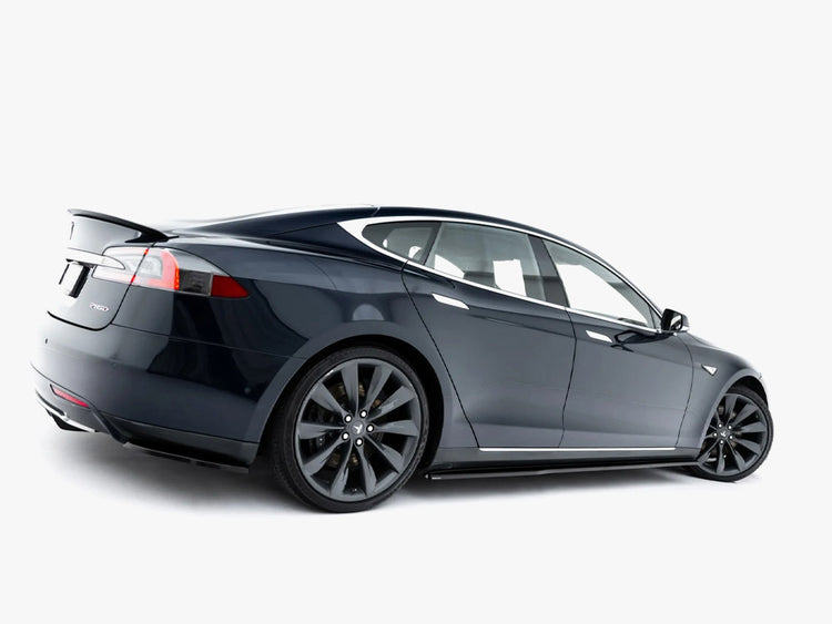 Maxton Design Side Skirt Diffusers V.2 for Tesla Model S Mk1, black aerodynamic side skirts with diffuser accents.