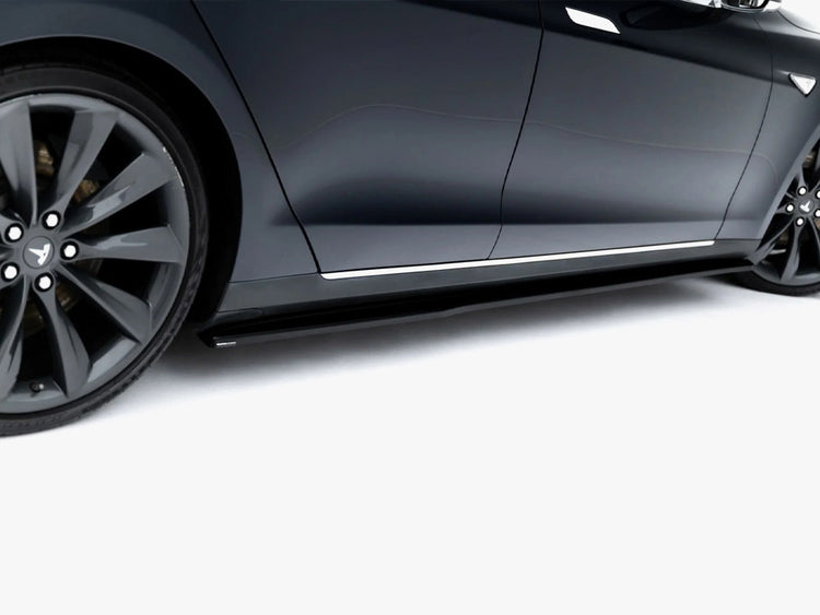 Maxton Design full body kit set for Tesla Model S Mk1, including front and rear bumper parts, in black with aerodynamic design.