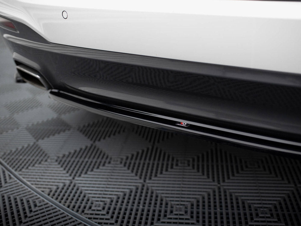 Maxton Design BMW 5 Series G31 M-Pack touring body kit with front and rear bumper modifications, in black for sporty styling.