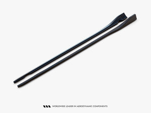 Maxton Design Dodge Challenger GT Mk3 Facelift side skirts and diffusers in black body styling for enhanced aerodynamics.