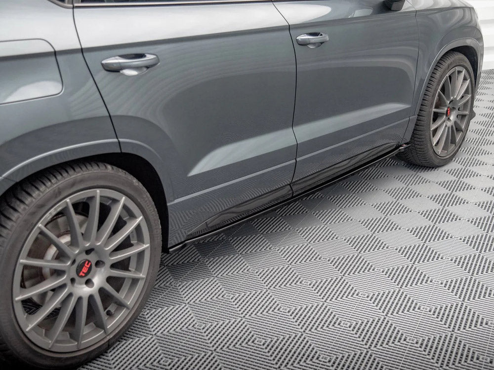Maxton Design full body kit for Cupra Ateca Mk1 Facelift showing front bumper, side skirts, and rear diffuser in black finish