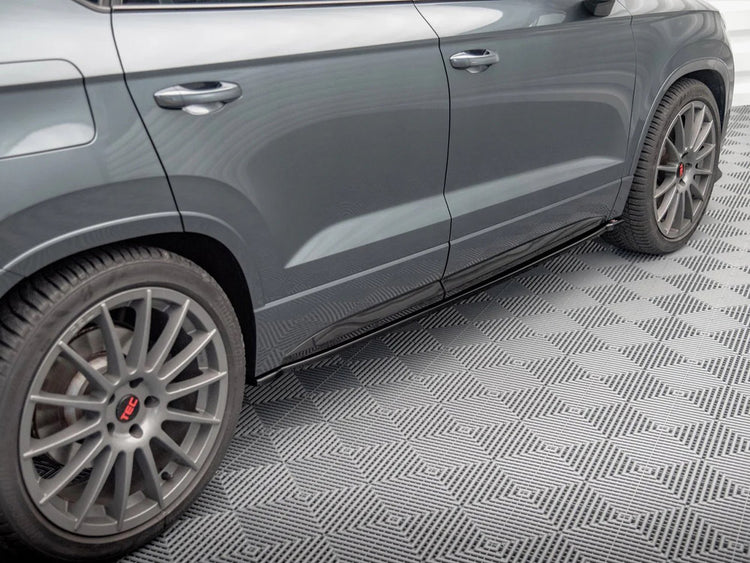 Maxton Design full body kit for Cupra Ateca Mk1 Facelift showing front bumper, side skirts, and rear diffuser in black finish
