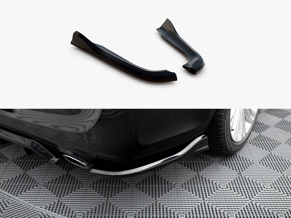 Maxton Design full body kit for Chrysler 300 Mk2, including front and rear bumper enhancements and side skirts, styled for a sleek look.