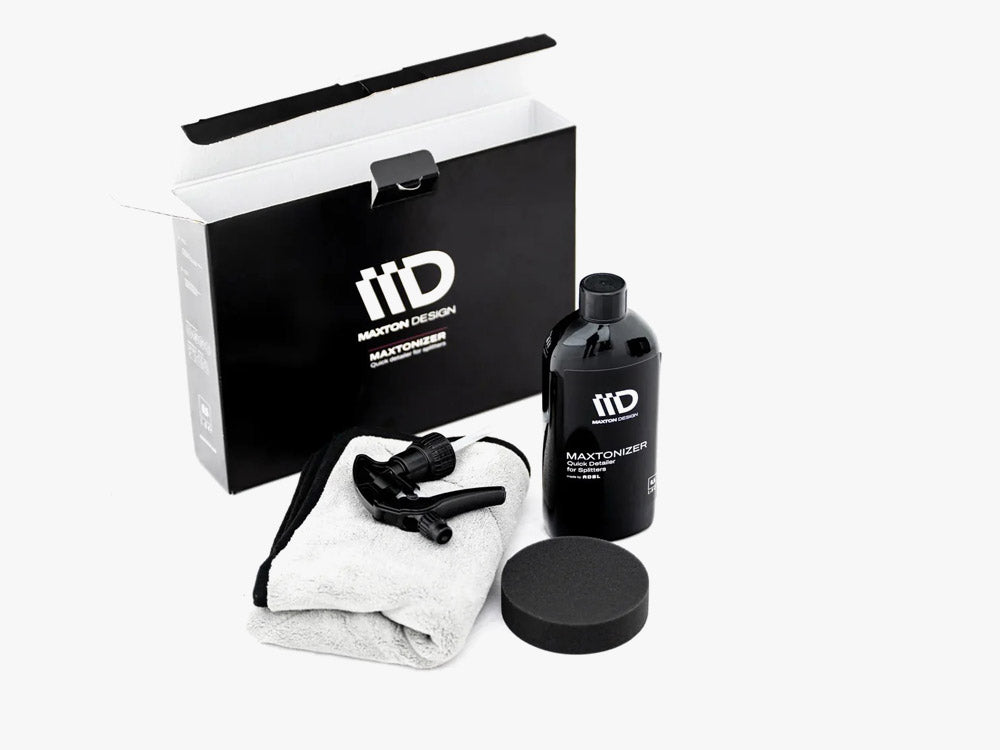 MAXTON® DESIGN Maxtonizer detailer for splitters shown on a car, highlighting its sleek design and application surface.