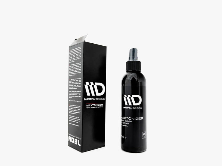 MAXTON® DESIGN Maxtonizer detailer for splitters shown on a car, highlighting precise application and sleek splitter detailing.